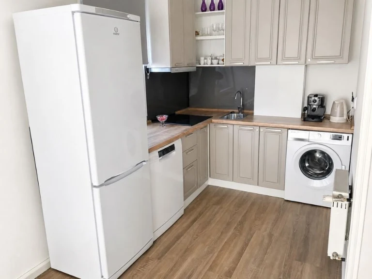 Продам новий будинок 50 м² з ремонтом і власним подвір'ям, К