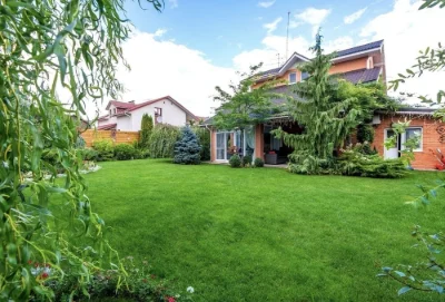 Продам будинок на Осокорках