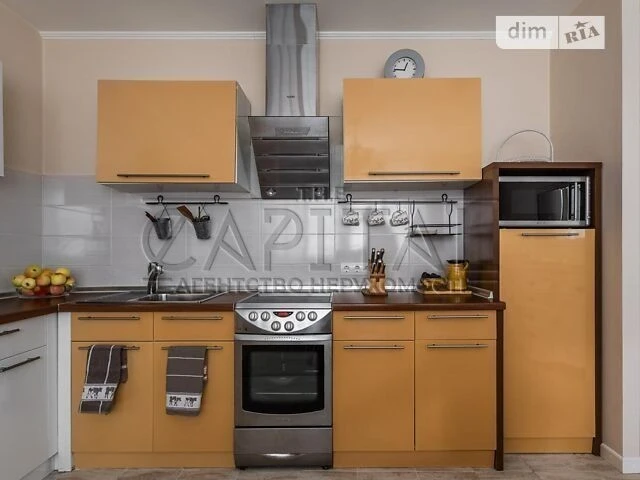 Продаж 2 поверхового будинку з ділянкою на 3 сотки, 200 кв.