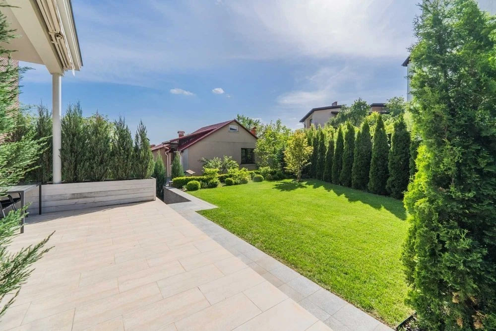 Продам будинок (400м2)з дизайнерським сучасним ремонтом на П