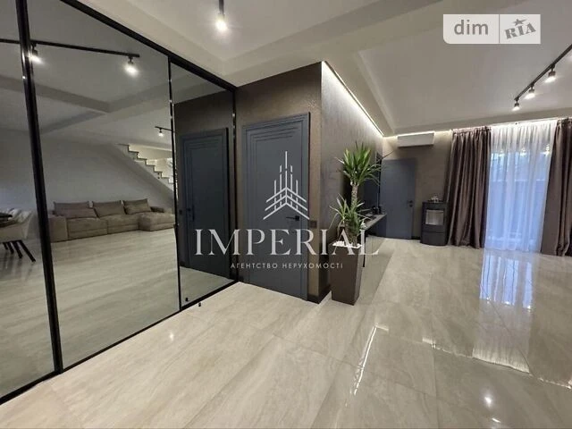 Продаж 2 поверхового будинку 140 кв. м, 3 кімнати, на вул. С