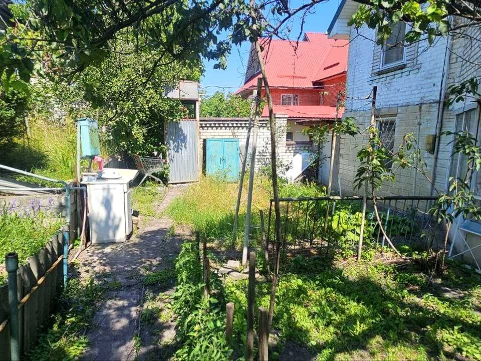 Будинок. Київ, Дамбова вул.
