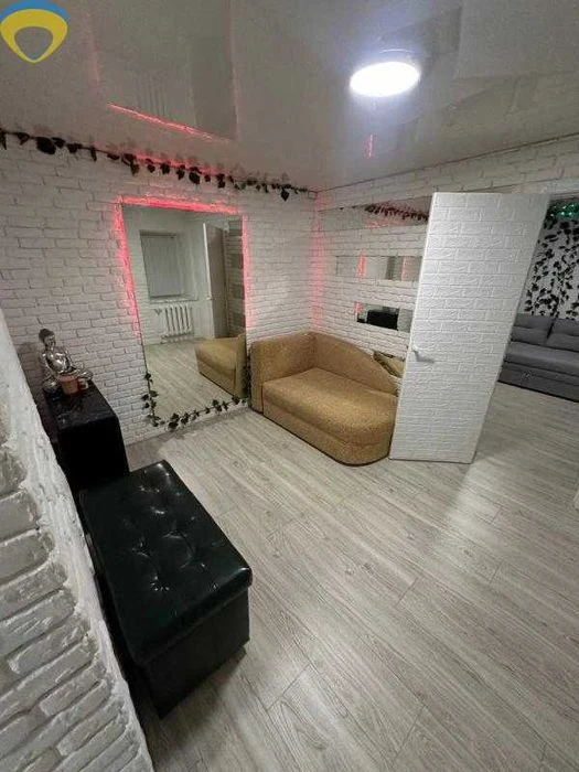 Продам 2-комнатную квартиру в центре города с ремонтом, мебель