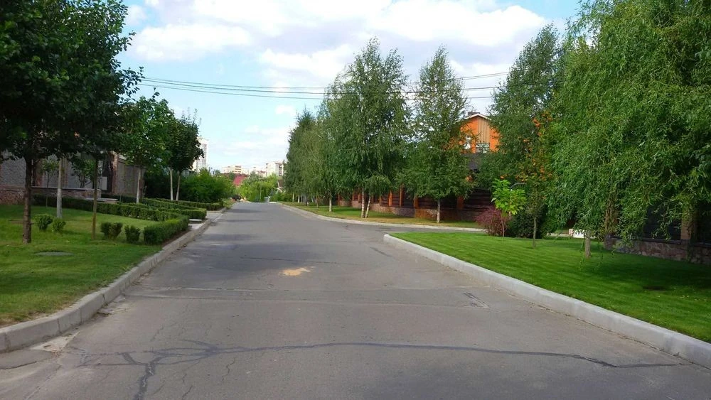 Дім 230 м + 70 м підвал УКРИТТЯ моноліт + гараж 45 м Котеджн