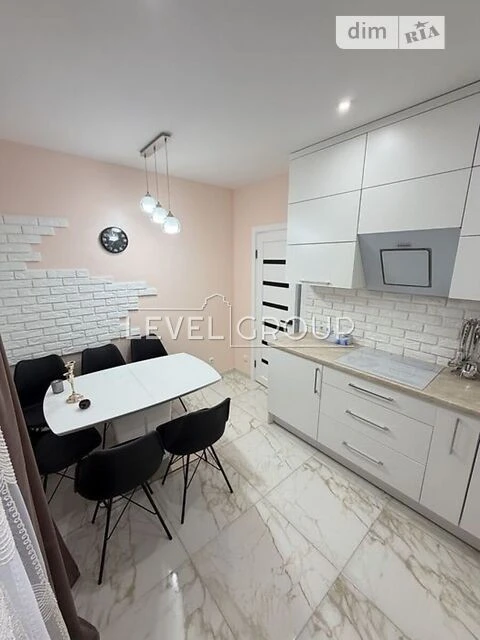 For sale 2-room apartment 65 sq. m. on Priorska Street 16 • ID 346701