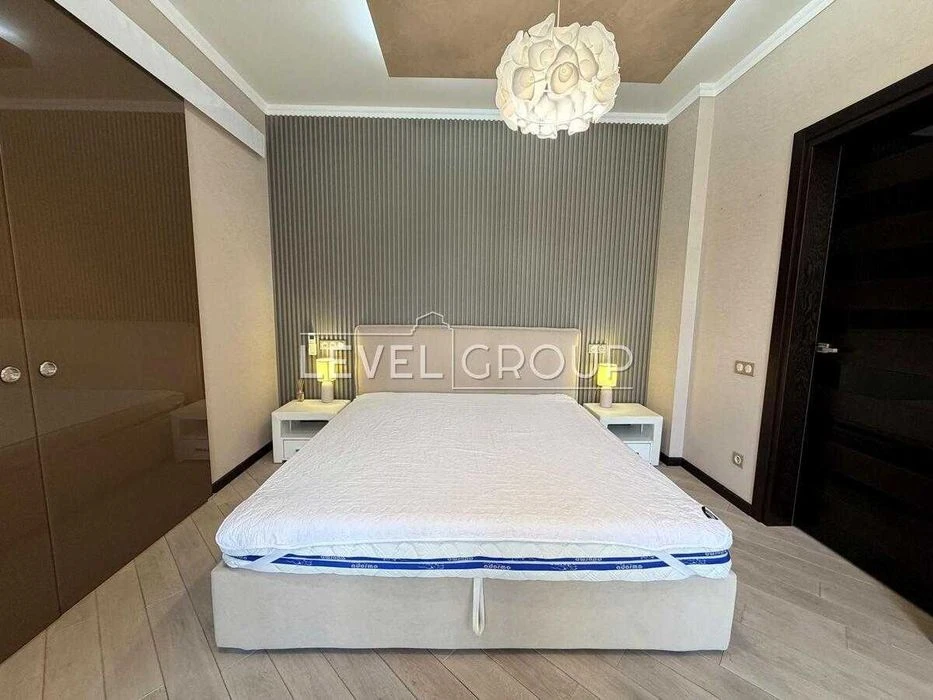 3 кімнатна 121 м.кв. ЖК Новопечерські Липки  вул. Андрія Вер