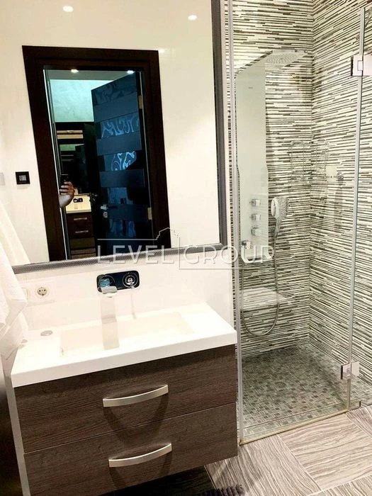 3 кімнатна 121 м.кв. ЖК Новопечерські Липки  вул. Андрія Вер
