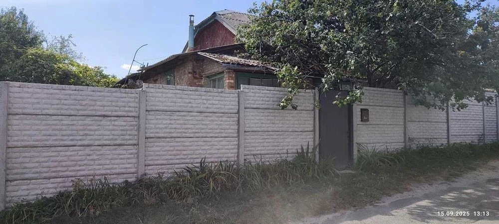 Продаж пів-будинку на вул. Долинського Луки, 3 (Кареловська)