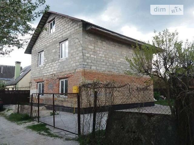 Продаж 3 поверхового будинку з балконом і ділянкою на 5 сото