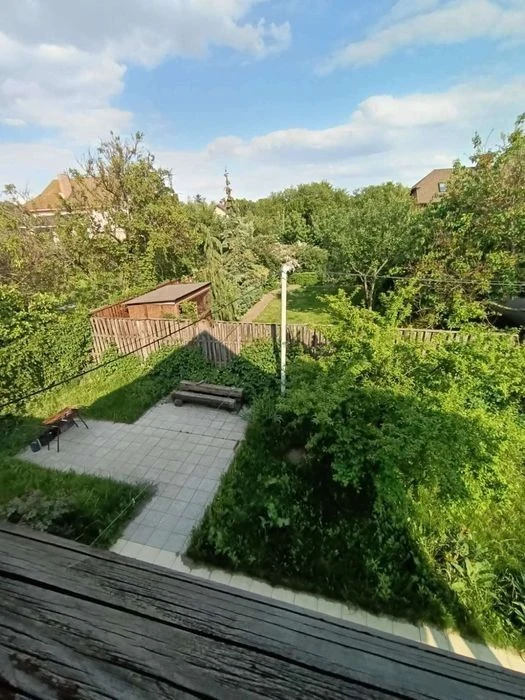 Продаж будинка метро Славутич 10хвилин пішки. Ціна 139999 у.