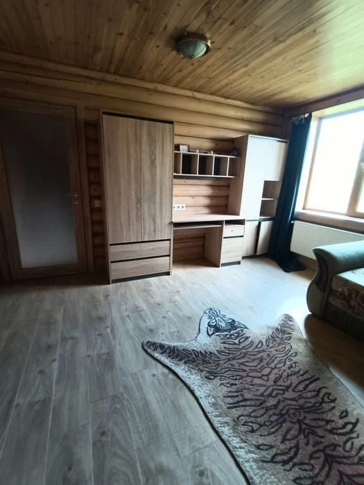 Продаж будинка метро Славутич 10хвилин пішки. Ціна 139999 у.