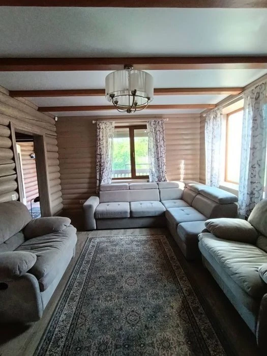 Продаж будинка метро Славутич 10хвилин пішки. Ціна 139999 у.
