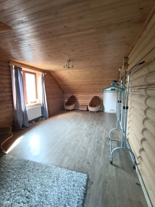 Продаж будинка метро Славутич 10хвилин пішки. Ціна 139999 у.