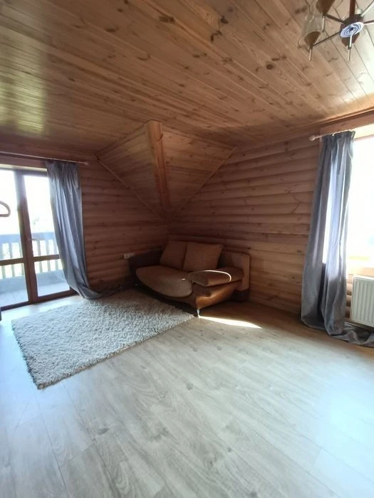 Продаж будинка метро Славутич 10хвилин пішки. Ціна 139999 у.