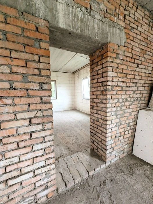 Продам дім 12*13, 2 поверхи, без внутрішніх робіт. Локація -