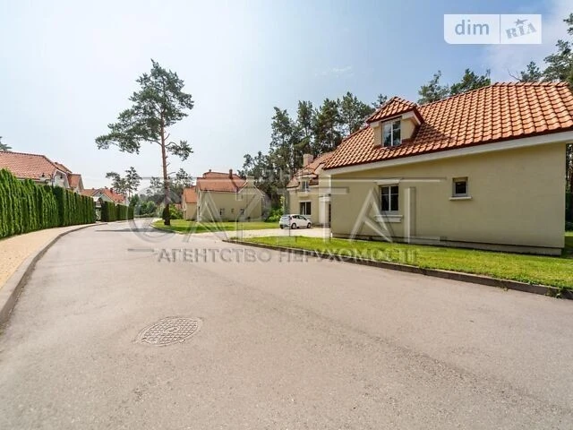 Продаж 2 поверхового будинку з гаражем і ділянкою на 30 сото