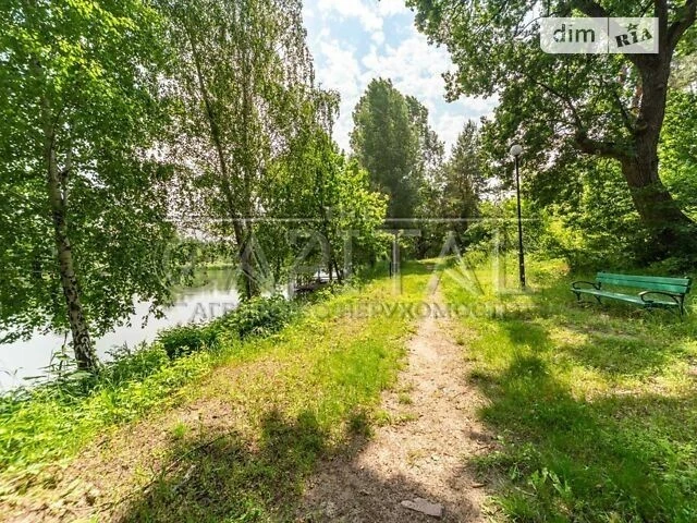 Продаж 2 поверхового будинку з гаражем і ділянкою на 30 сото