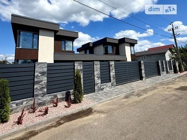 Продаж 2 поверхового будинку з опаленням і ділянкою на 5 сот