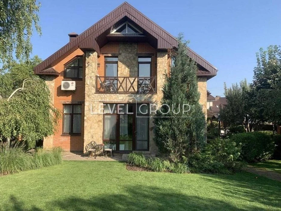 Продаж будинку з басейном у Голосіївському районі | 180 м² |