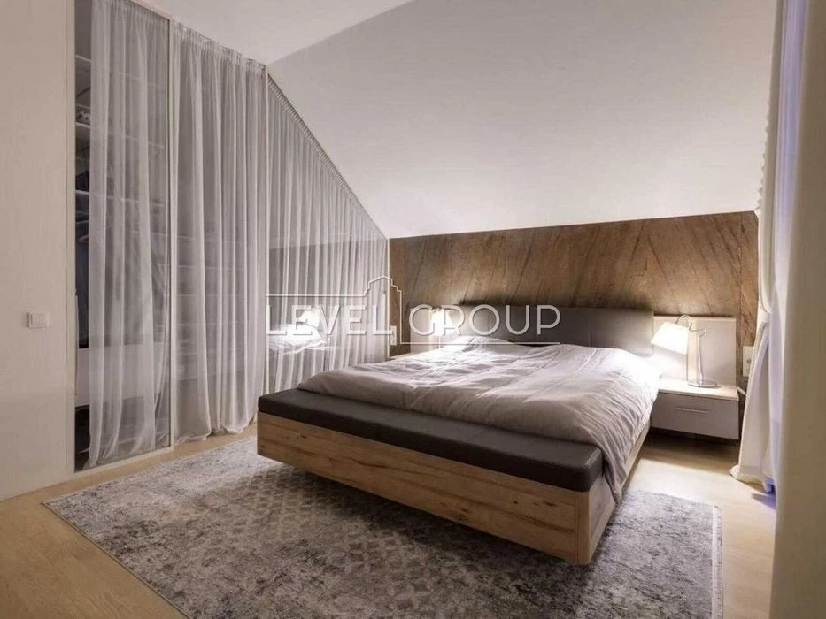 Продаж будинку з басейном у Голосіївському районі | 180 м² |