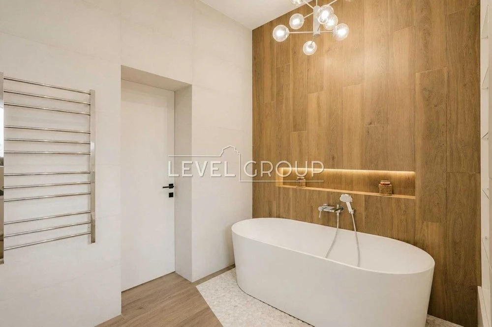 Продаж будинку з басейном у Голосіївському районі | 180 м² |