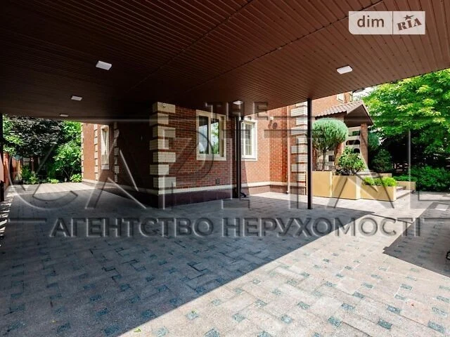 Продаж 3 поверхового будинку з верандою і ділянкою на 10 сот