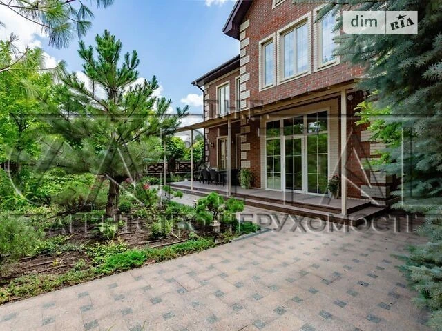 Продаж 3 поверхового будинку з верандою і ділянкою на 10 сот