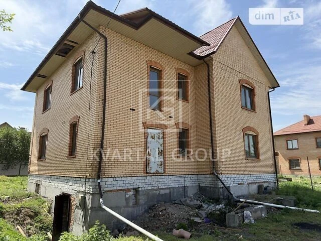 Продаж 2 поверхового будинку з опаленням і ділянкою на 6.8 с