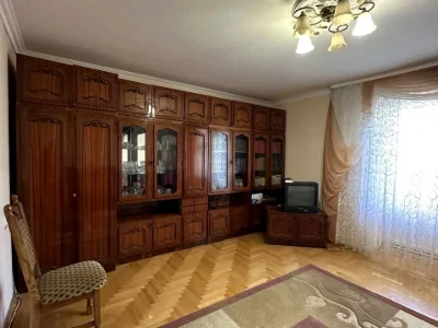 Квартира. Ивано-Франковск, ул. (Луначарского)