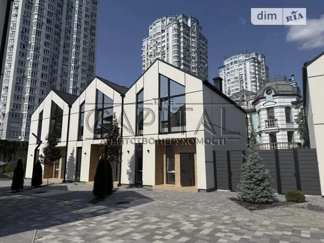 Продаж 2 поверхового таунхауса з ділянкою на 2 сотки, 120 кв