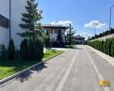 Продаж будинку 220 м², 3-я Озерна вул.