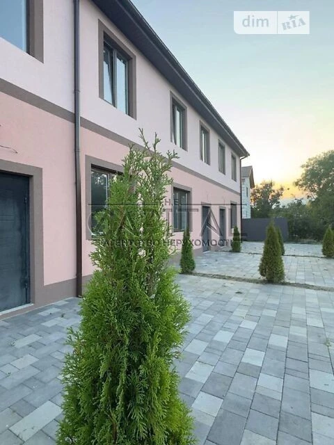 Продаж 2 поверхового таунхауса з ділянкою на 1 сотку, 100 кв