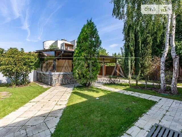 Продаж 2 поверхового будинку з гаражем і ділянкою на 4.4 сот