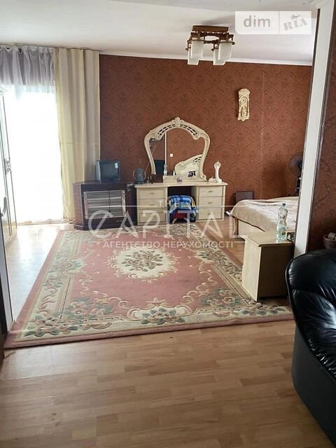 Продаж 3 поверхового будинку з гаражем і ділянкою на 8 соток