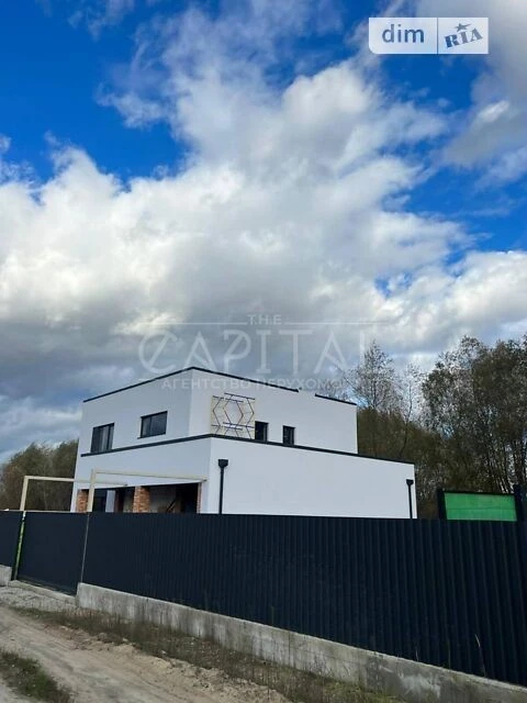 Продаж 2 поверхового будинку з гаражем і ділянкою на 8 соток