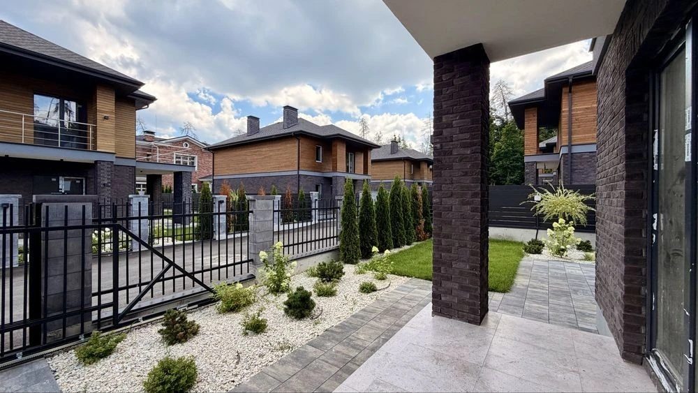 Будинок м. Київ | метро Житомирська | 180 м2 | 5 соток