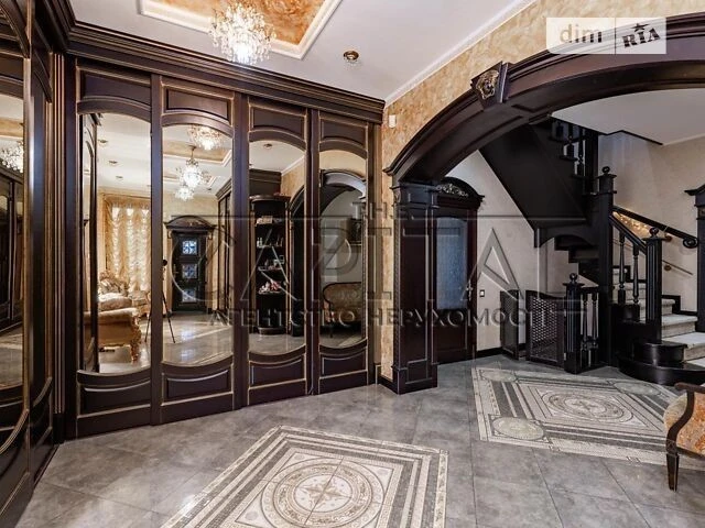 Продаж 3 поверхового будинку з верандою і ділянкою на 15 сот