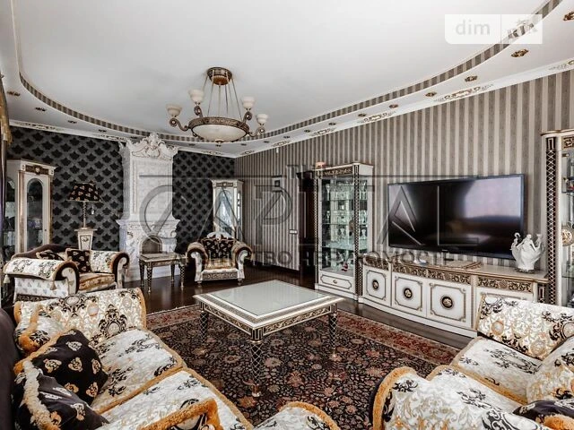 Продаж 3 поверхового будинку з верандою і ділянкою на 15 сот