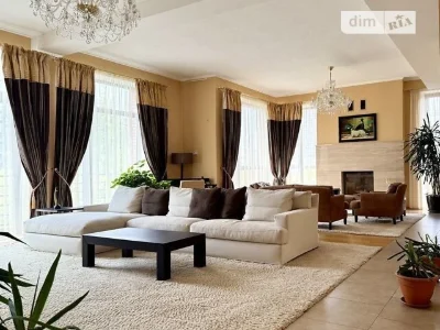 Продаж 3 поверхового будинку з гаражем і ділянкою на 5.5 сот