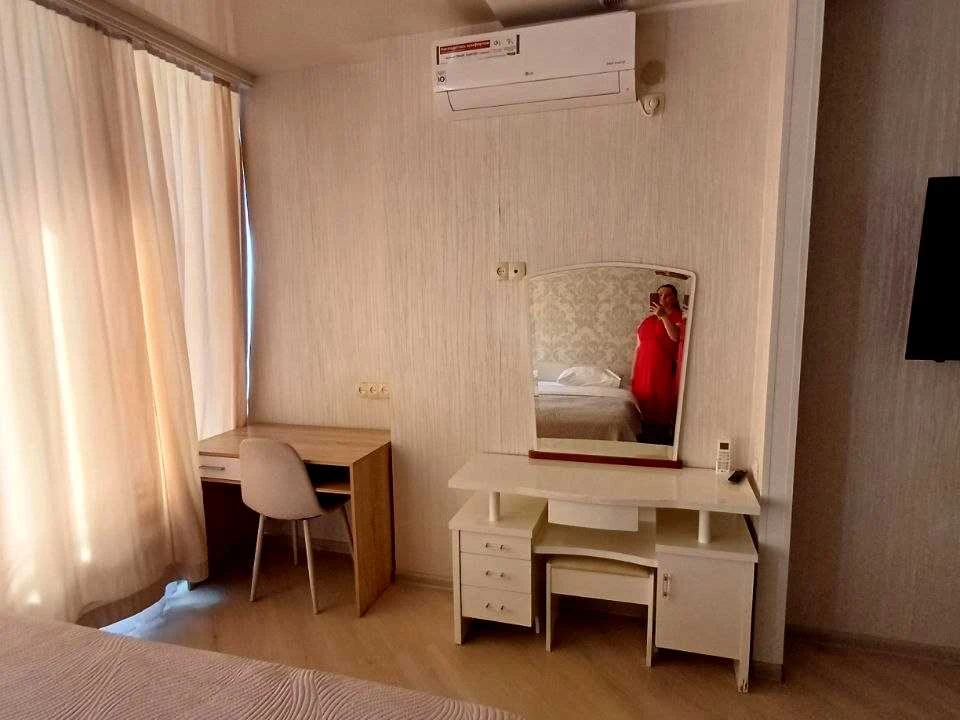 Квартира. Днепр, Королевы Елизаветы II ул. (глинки)