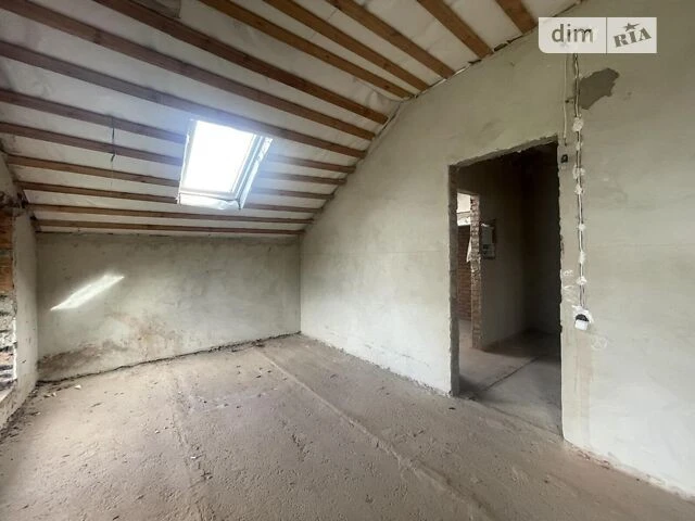 Продаж 3 поверхового будинку з ділянкою на 3 сотки, 315 кв.