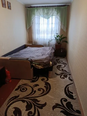 Продаж,3 кімнатна квартира,гарний стан,цегляний будинок