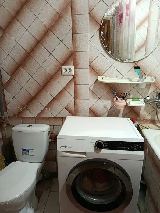 Продаж,3 кімнатна квартира,гарний стан,цегляний будинок