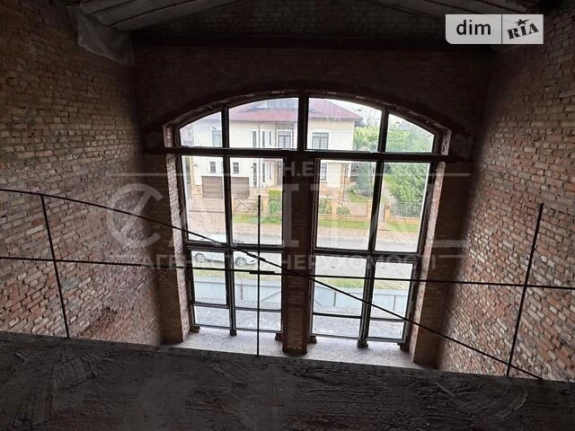 Продаж 2 поверхового будинку з гаражем і ділянкою на 10 сото