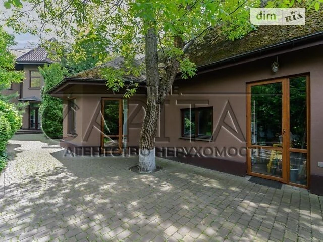 Продаж 2 поверхового будинку з гаражем і ділянкою на 9 соток