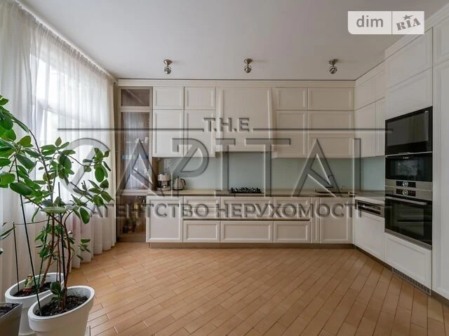 Продаж 2 поверхового будинку з гаражем і ділянкою на 9 соток