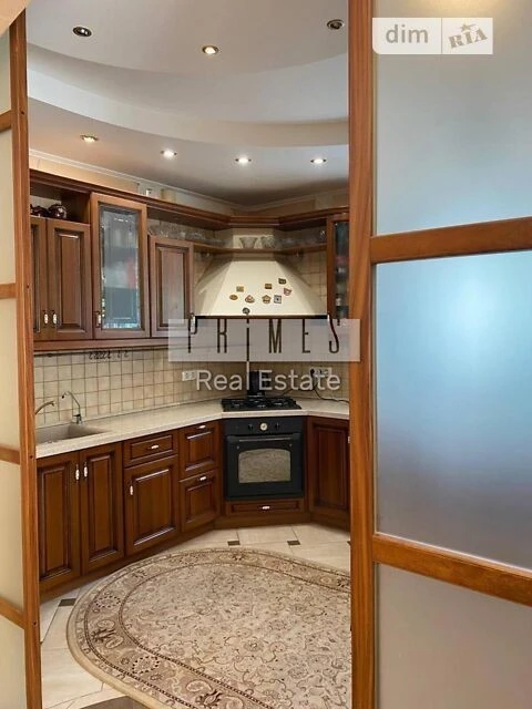 Продаж 2 поверхового будинку 263.1 кв. м, 6 кімнат, на вул.