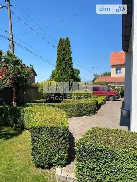Продаж 2 поверхового будинку 263.1 кв. м, 6 кімнат, на вул.