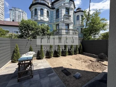 Продаж 2 поверхового таунхауса без меблів і ділянкою на 2 со
