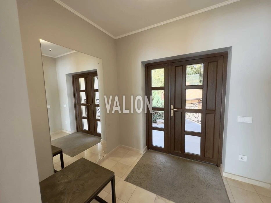 Продаж елітного котеджу 250 м² у Шаянах, Закарпатська обл.